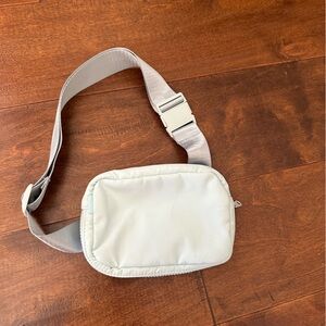 Apana - belt bag- light green
